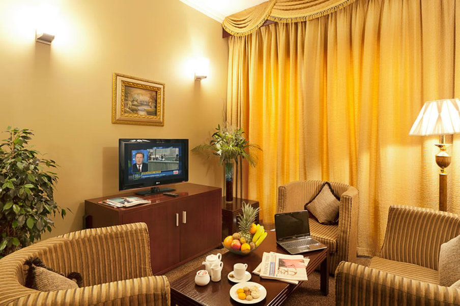 Ewa Hotel Дубай Экстерьер фото